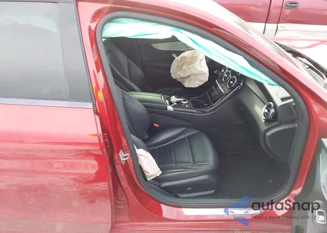 2018 Mercedes-Benz C 300 4Matic из США, поврежденный, VIN 55SWF4KB7JU251100